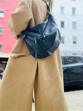 Women's Black Leather Shoulder Sling Bag - Contemporary Everyday